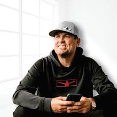 Kris Lindahl